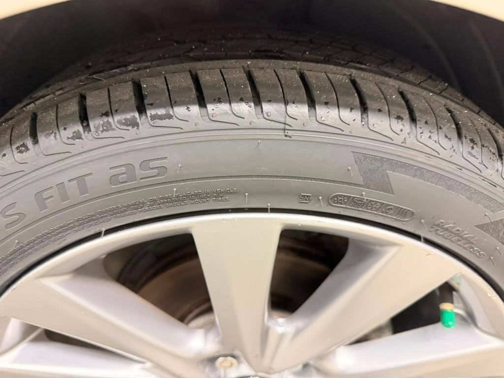 Used 2022 MAZDA MAZDA3 s FWD image 16