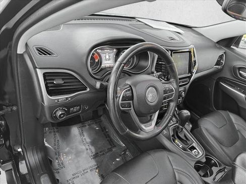 Used 2019 Jeep Cherokee Limited image 12