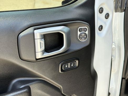 Used 2021 Jeep Gladiator Mojave AWD/4WD image 22