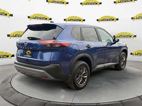 Used 2023 Nissan Rogue S image 5