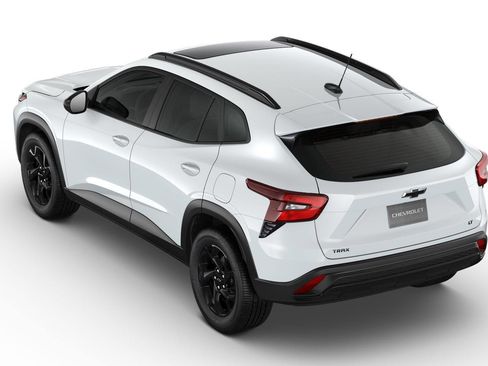 New 2026 Chevrolet Trax LT w/ Sunroof Package FWD image 26