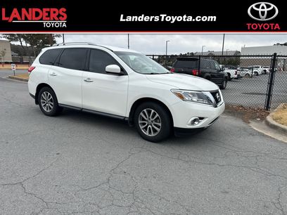 Used 2015 Nissan Pathfinder SV