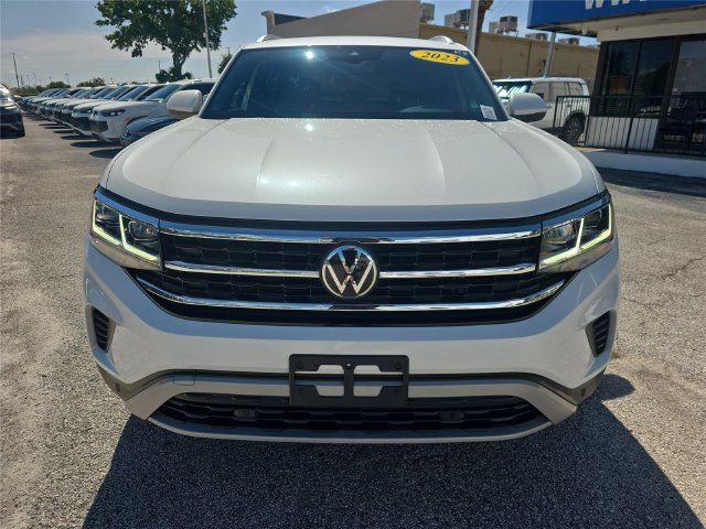 Used 2023 Volkswagen Atlas Cross Sport SEL AWD/4WD image 2
