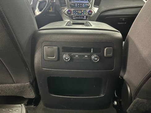 Used 2018 GMC Yukon XL SLE image 25
