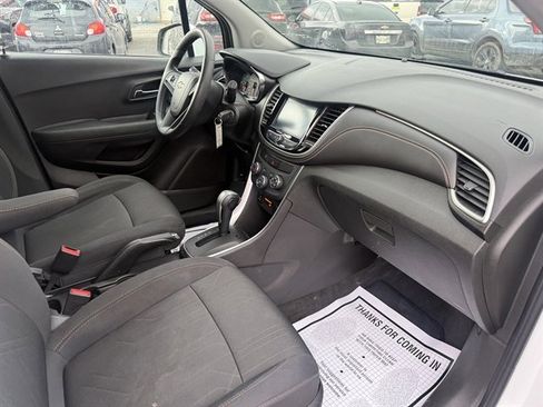 Used 2017 Chevrolet Trax LT image 39