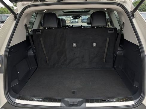 Used 2024 Toyota Grand Highlander AWD image 30