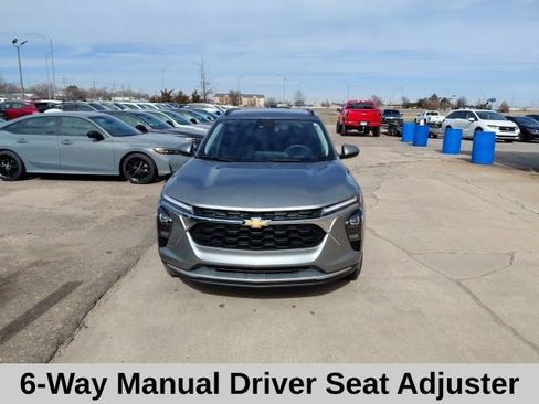 Used 2025 Chevrolet Trax LT image 10