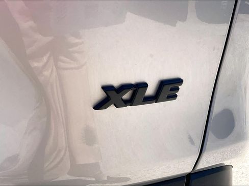 Used 2024 Toyota RAV4 XLE w/ Convenience Package FWD image 10
