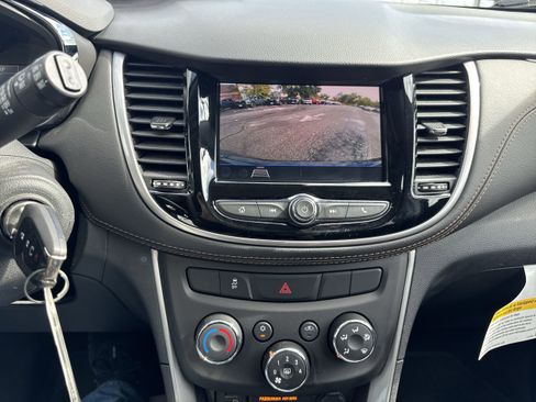 Used 2022 Chevrolet Trax LS w/ Tint and Cruise Package image 15