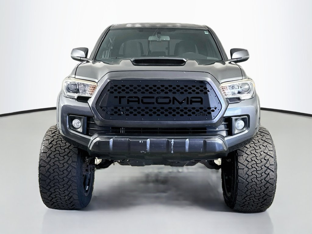 Used 2016 Toyota Tacoma TRD Sport w/ Towing Package RWD image 2