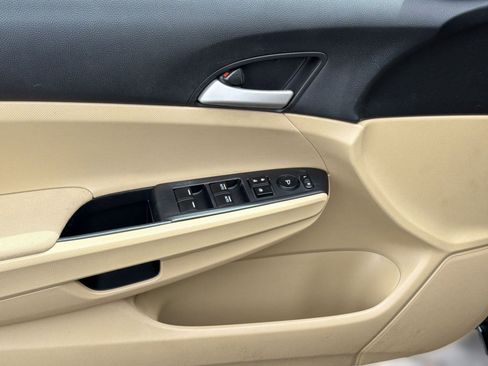 Used 2011 Honda Accord SE image 12