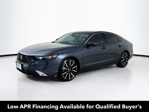 Used 2025 Honda Accord Touring image 3