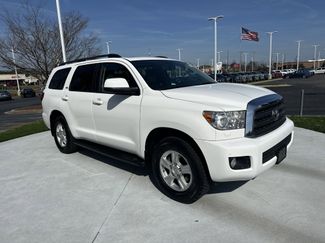 Used 2017 Toyota Sequoia SR5 w/ Premium Package video 2