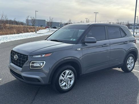 Used 2021 Hyundai Venue SE image 13