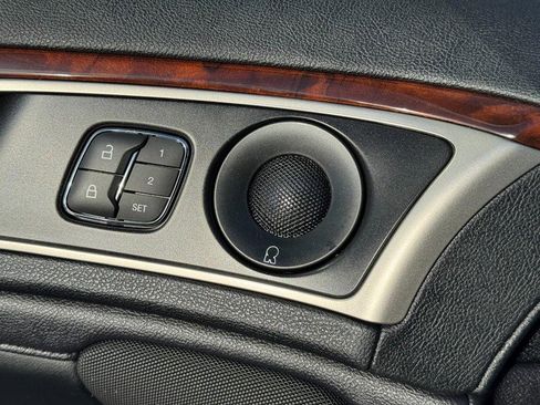 Used 2020 Lincoln MKZ Reserve w/ Monochromatic Package image 25