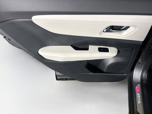 Used 2023 Nissan Ariya FWD image 26