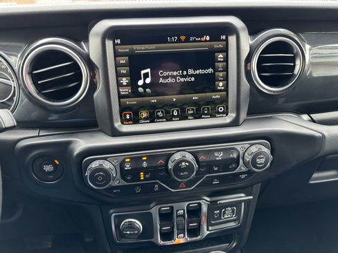 Used 2022 Jeep Wrangler Unlimited Sahara image 22