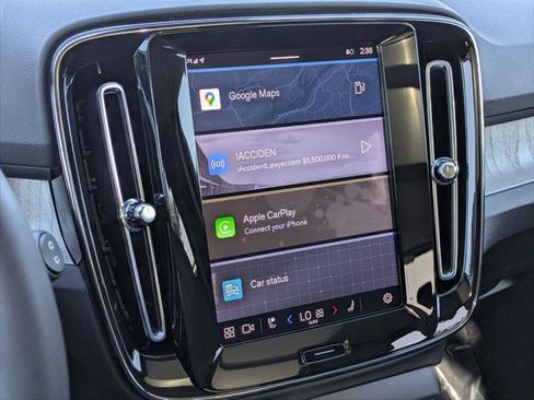 Used 2025 Volvo XC40 B5 Ultra w/ Climate Package image 16