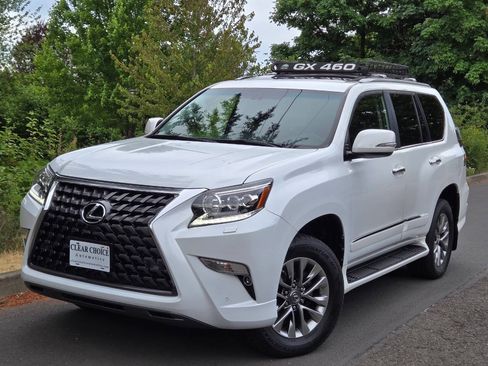 Used 2017 Lexus GX 460 Luxury w/ Preferred Accessory Package AWD/4WD image 3