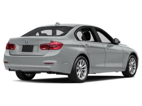 Used 2018 BMW 320i xDrive Sedan AWD/4WD image 2