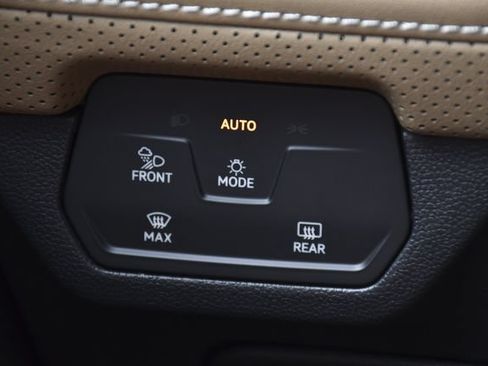Used 2026 Volkswagen Atlas Cross Sport SE FWD image 17