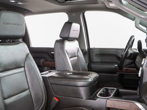 Used 2022 GMC Sierra 3500 Denali image 30