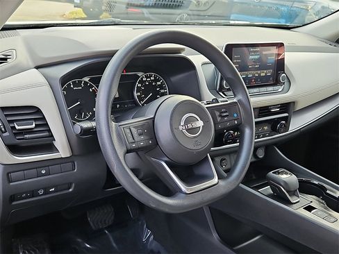 Certified 2024 Nissan Rogue SV image 25