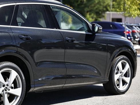 New 2025 Audi Q5 Prestige image 8