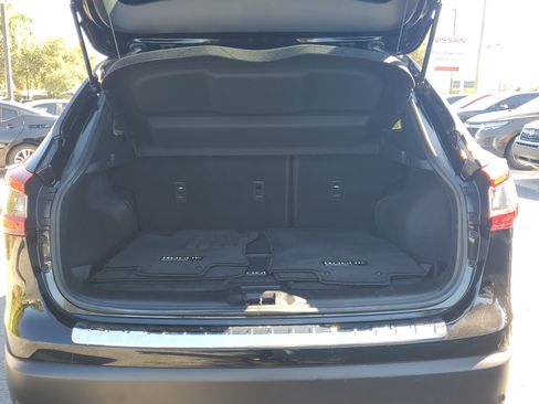 Certified 2022 Nissan Rogue Sport SV image 10