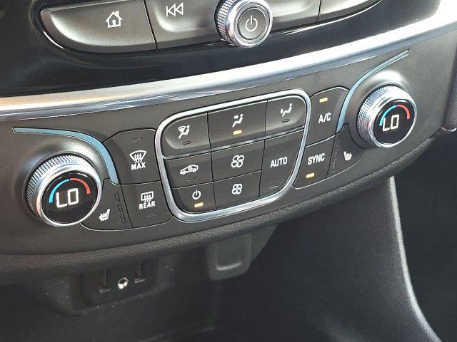 Used 2022 Chevrolet Traverse LT FWD image 39