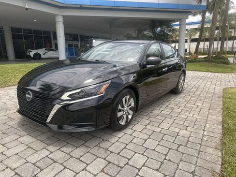 Used 2025 Nissan Altima 2.5 S FWD image 21