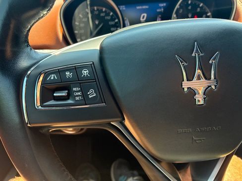 Used 2019 Maserati Levante AWD/4WD image 39