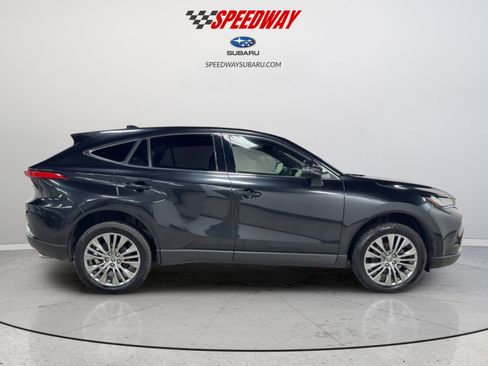 Used 2022 Toyota Venza Limited w/ Advanced Technology Package image 12