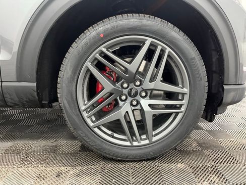 New 2026 Ford Explorer ST-Line w/ ST-Line Street Pack AWD/4WD image 16