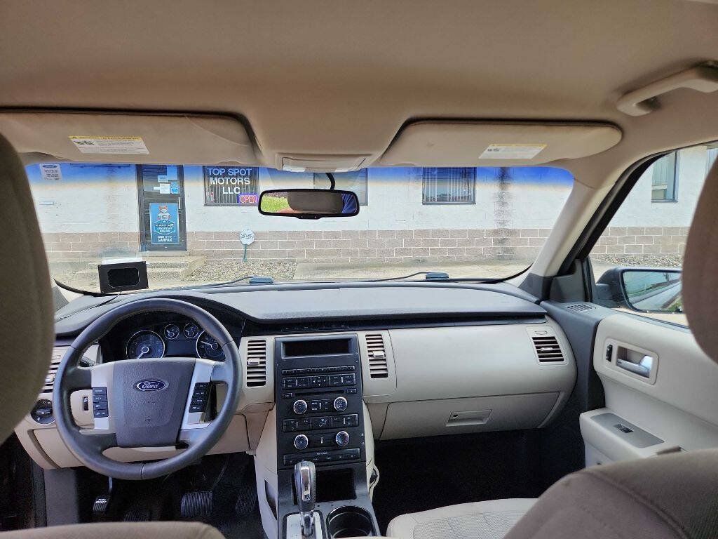 Used 2011 Ford Flex SE FWD image 16