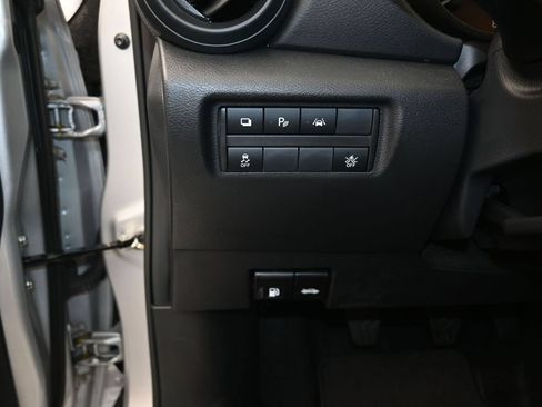 Used 2025 Nissan Versa S FWD image 12