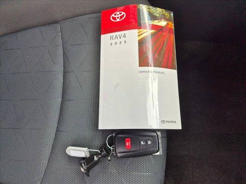 Certified 2025 Toyota RAV4 XLE AWD/4WD image 22