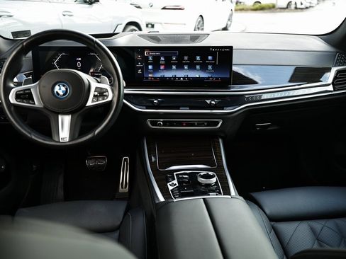 Used 2025 BMW X5 xDrive50e w/ Executive Package image 27