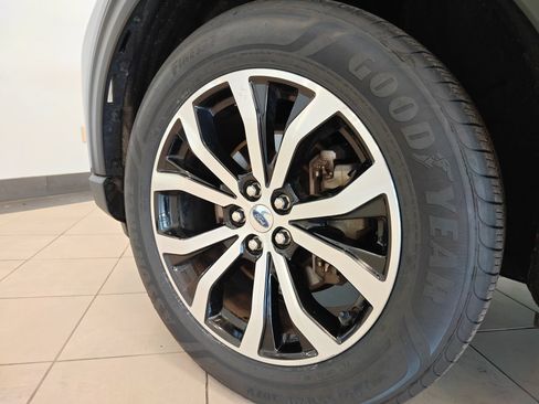 Used 2025 Ford Explorer ST-Line AWD/4WD image 9