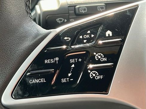 Certified 2025 Mercedes-Benz GLB 250 4MATIC image 26