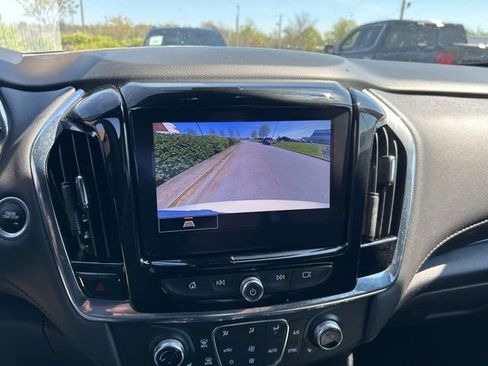 Used 2023 Chevrolet Traverse LT AWD/4WD image 8