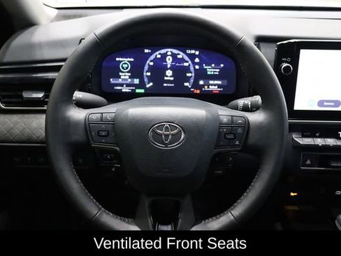 Used 2025 Toyota Camry XLE FWD image 23