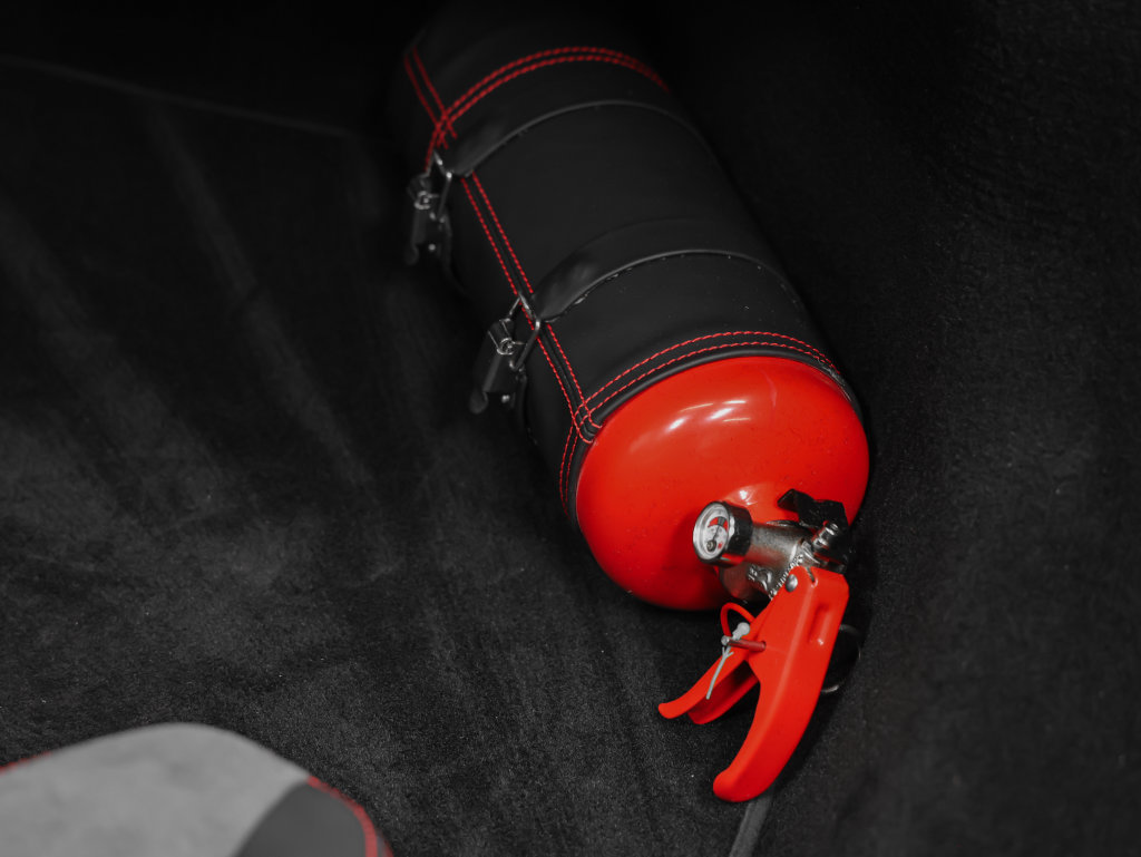 Certified 2023 Ferrari F8 Tributo RWD image 32