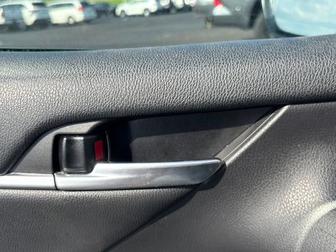 Used 2023 Toyota Camry XSE FWD image 8