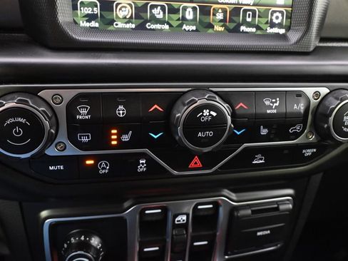 Used 2023 Jeep Gladiator Sport AWD/4WD image 30