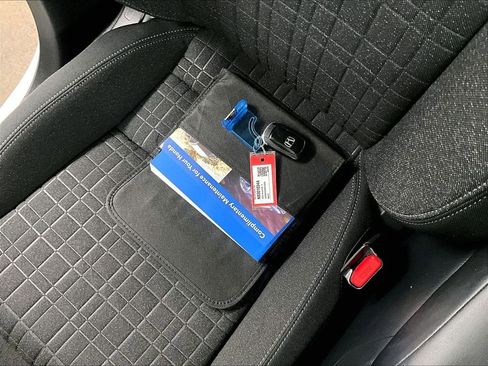 Used 2023 Honda HR-V LX image 30