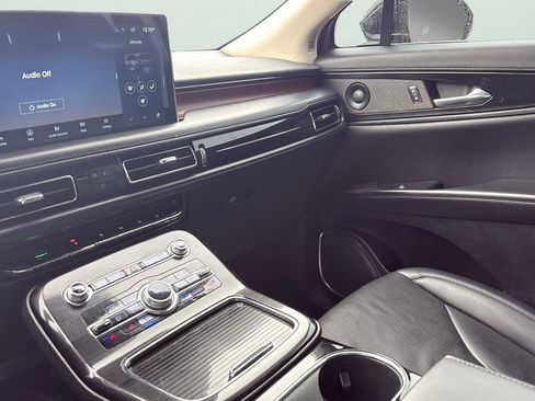 Used 2022 Lincoln Nautilus Reserve w/ Equipment Group 201A image 20