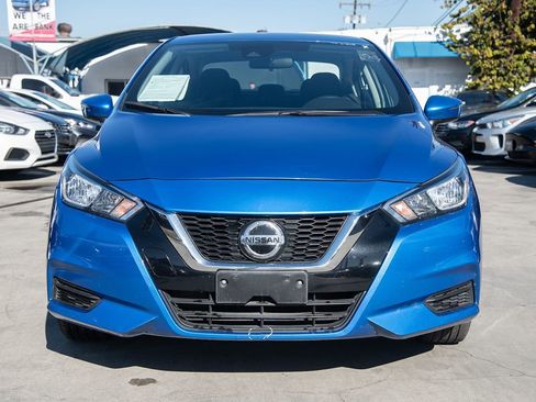 Used 2021 Nissan Versa SV image 2