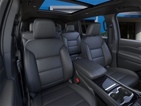 New 2026 Chevrolet Traverse LT image 17