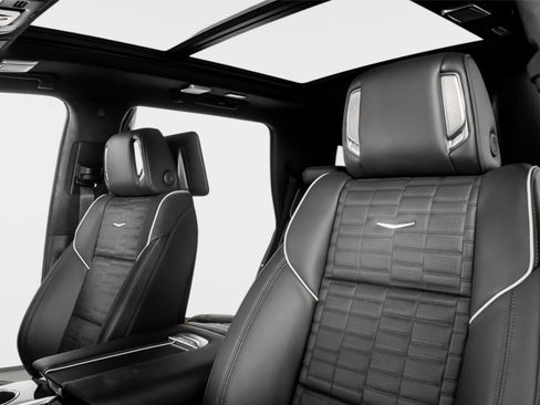 Used 2026 Cadillac Escalade V w/ LPO, ONYX Package image 3